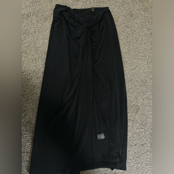 Beautiful high slit AFRM silky skirt - Picture 1 of 2